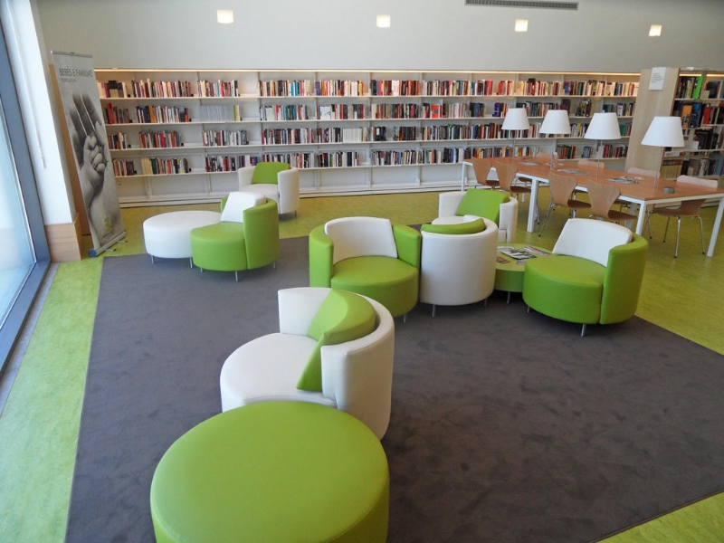 play-library-albergaria-portugal-01-b.jpg 软装单品,座具,沙发,