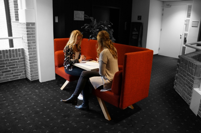 tooapicnic-color-splash-image-8-b.jpg 软装单品,座具,沙发,