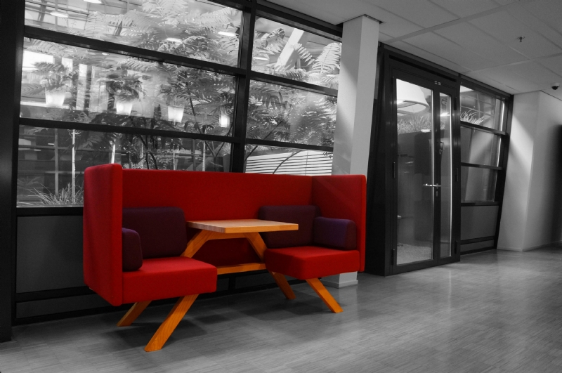 tooapicnic-color-splash-image-12-b.jpg 软装单品,座具,沙发,