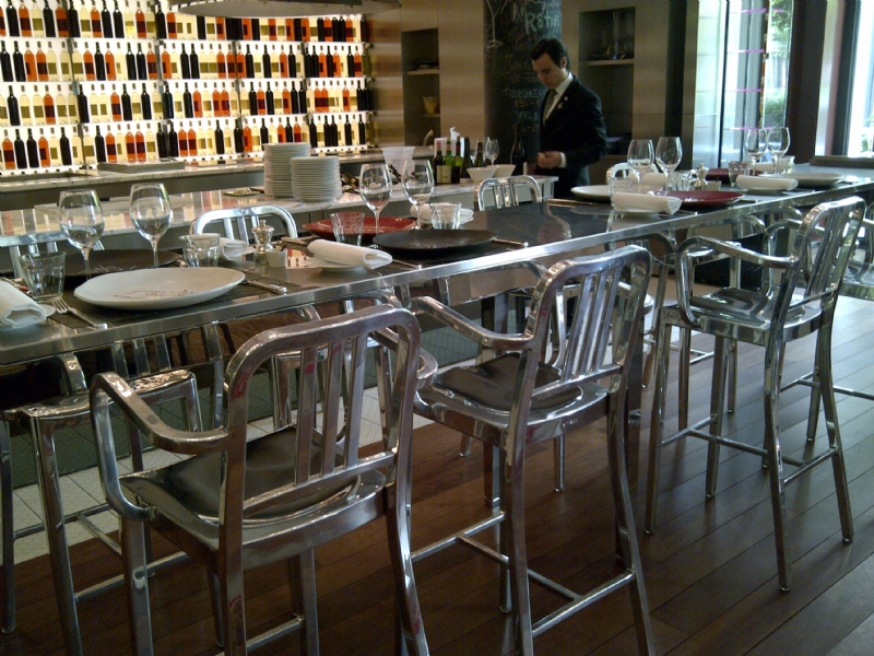 navy-1006-barstools-royal-monceau-paris-1-b.jpg 软装单品,座具,餐椅,