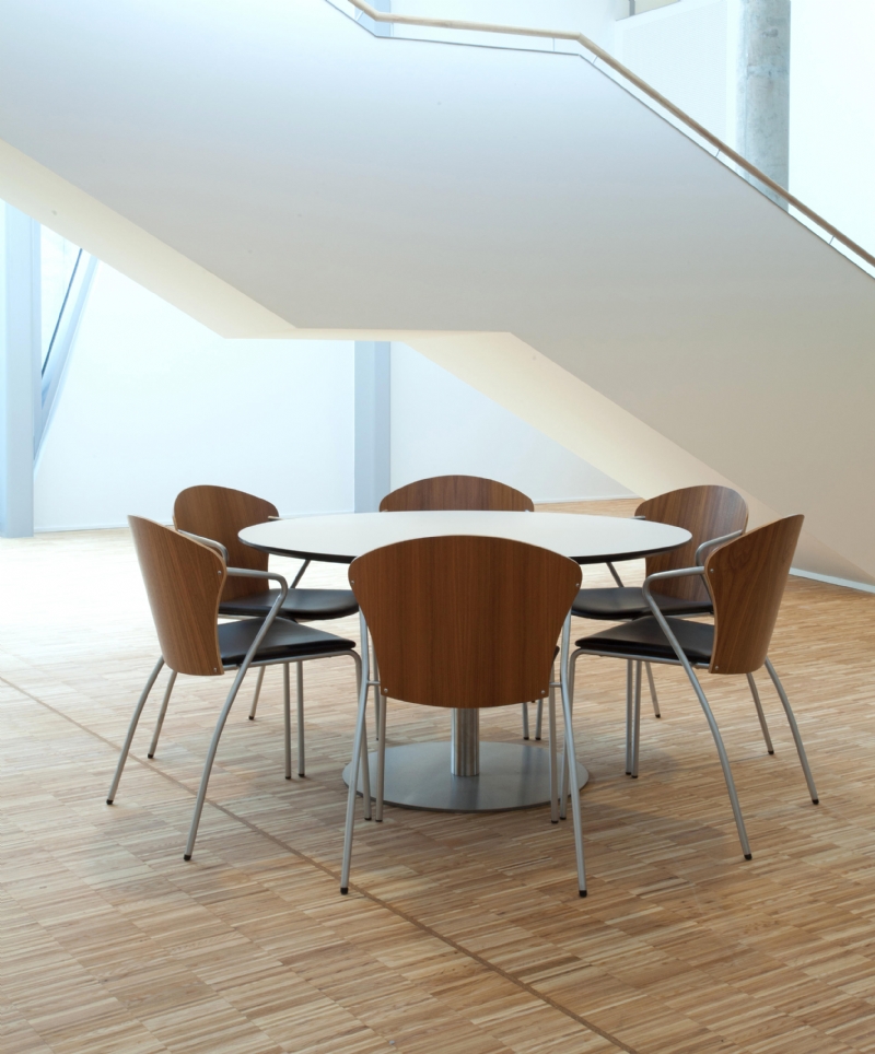 bessi-chair-04-b-h.jpg 软装单品,办公,会议洽谈椅,
