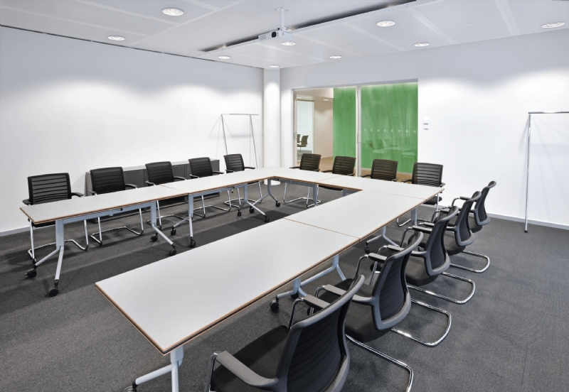 hero-550h-referenz-sanitas-hero-002-b.jpg 软装单品,办公,会议洽谈椅,