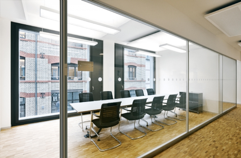 hero-550h-referenz-sanitas-hero-006-b.jpg 软装单品,办公,会议洽谈椅,