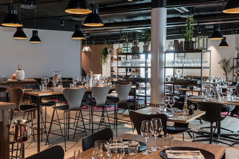 series-7-chair-reference-clarion-hotel-energy-b.jpg 软装单品,座具,餐椅,