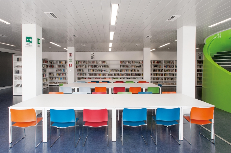 404-installation-6-b.jpg 软装单品,办公,会议洽谈椅,