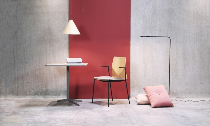 four-cast2-four-2-b.jpg 软装单品,座具,休闲椅,