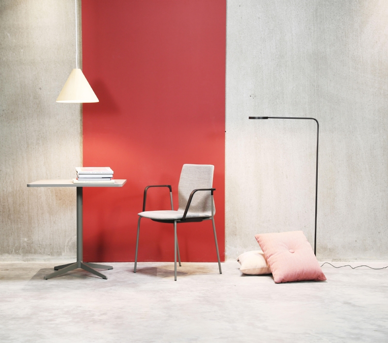 four-cast2-four-4-b.jpg 软装单品,座具,休闲椅,