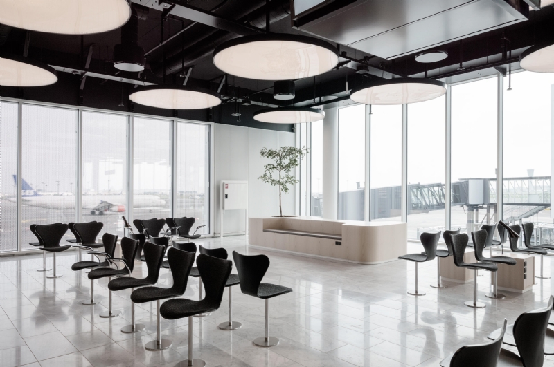 series-7-chair-reference-copenhagen-airport-2-b.jpg 软装单品,座具,休闲椅,