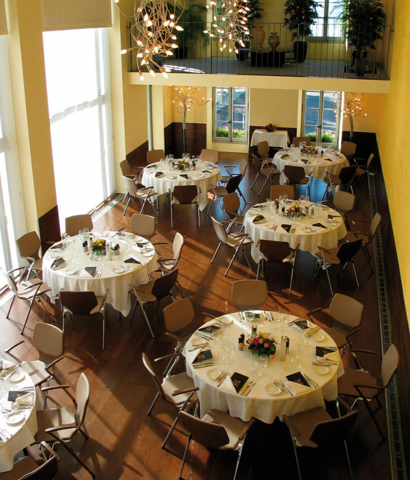 Twomen-Hotel-Angleterre-Lausanne-2-01-h.jpg 软装单品,座具,餐椅,