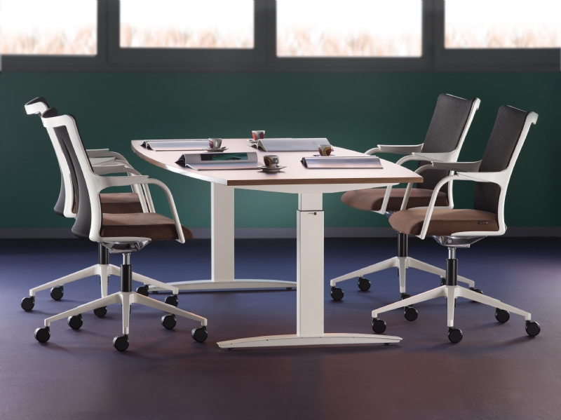 06-sitagego-konferenzdrehstuhl-armlehnen-perlweiss-rahmen-fusskreuz-b.jpg 软装单品,办公,会议洽谈椅,