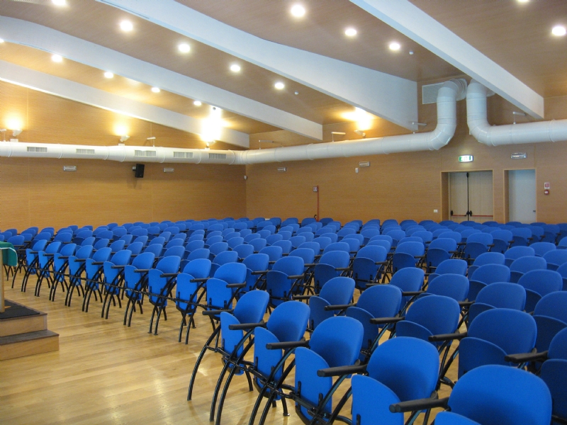 aura-gallery-1-b.jpg 软装单品,办公,会议洽谈椅,