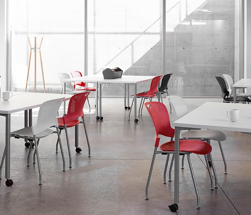 caper-caperstackingchair-ambient-1-b.jpg 软装单品,办公,会议洽谈椅,