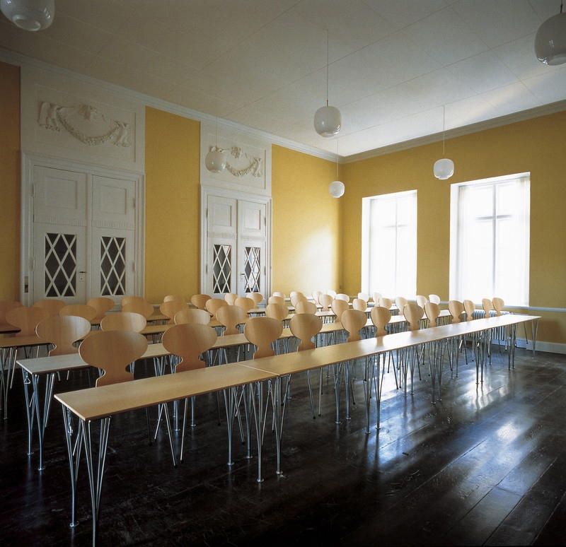 fritz_hansen_3101_arne_jacobsen_3231_b.jpg 软装单品,办公,会议洽谈椅,