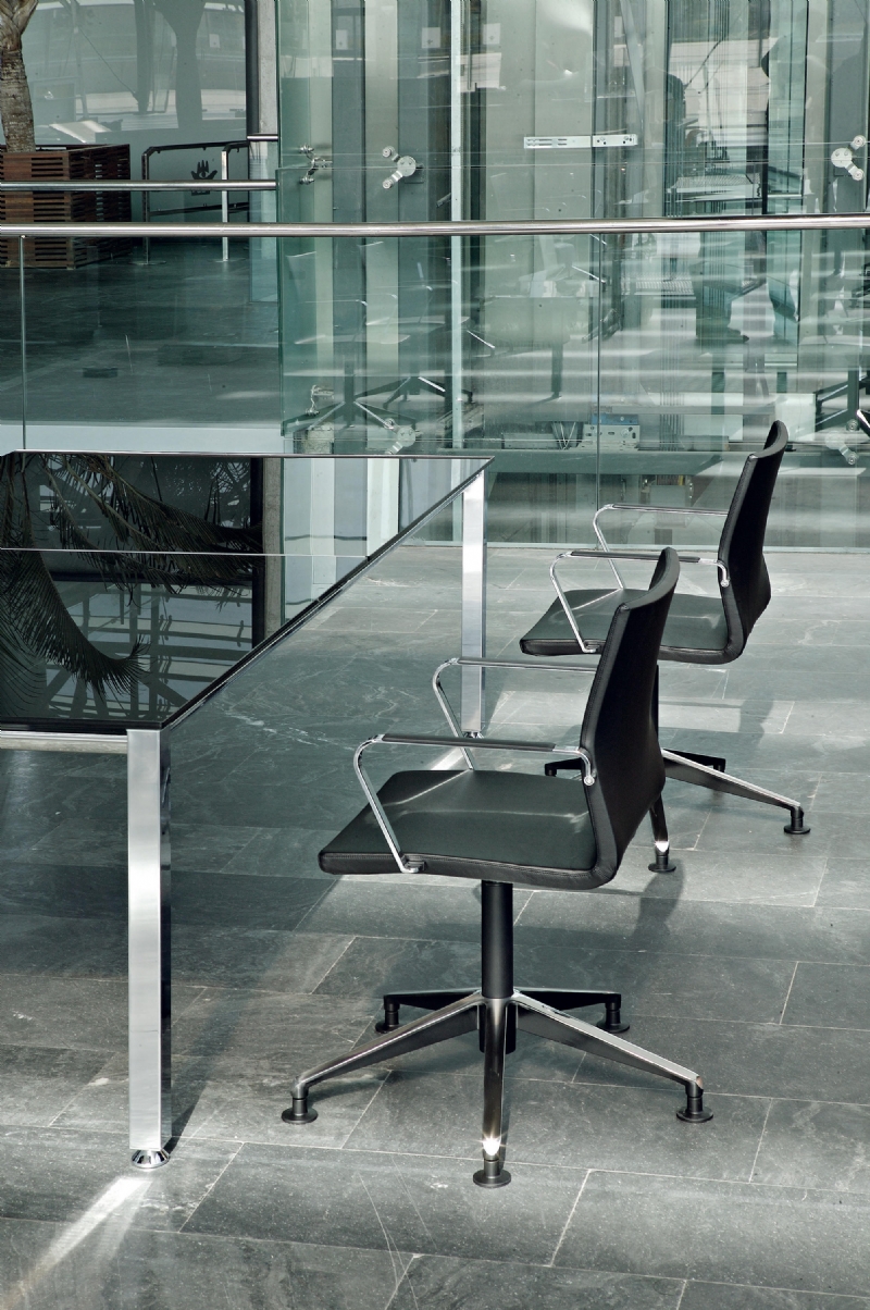 uma-04-amb-h.jpg 软装单品,办公,会议洽谈椅,