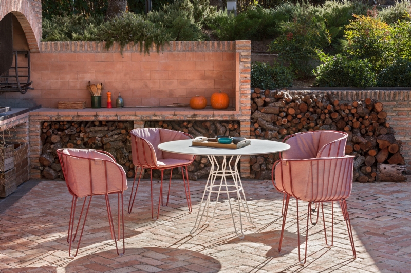 olivo-armchair-upholstered-b.jpg 软装单品,座具,户外椅,