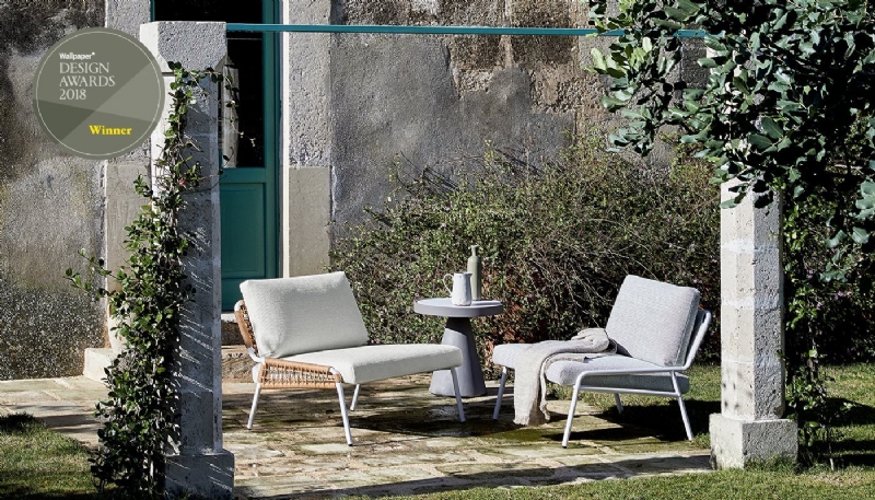 005---Open-Air---Blend---Zoe-armchair---Cone-low-table-02-1400x800.jpg 软装单品,座具,休闲椅,