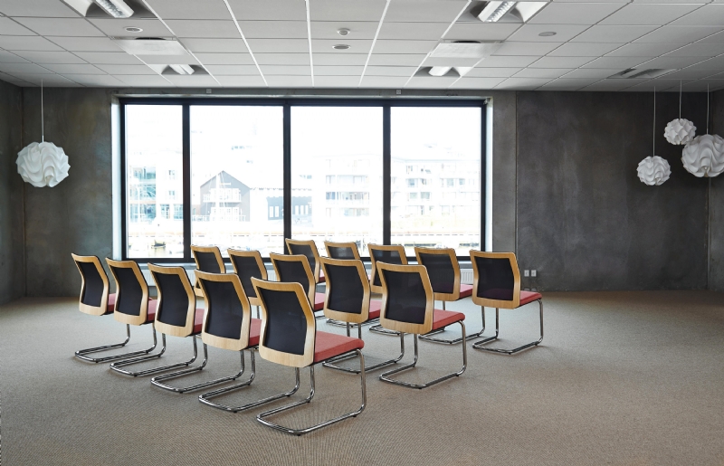 mn1-chair-installation-2-b.jpg 软装单品,办公,会议洽谈椅,