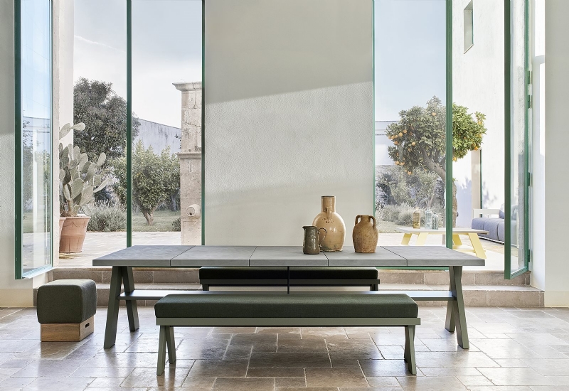 008---Open-Air---Blend---Joi-dining-table---Joi-bench---Match-pouf-1600x1100(1).jpg 软装单品,座具,长凳,