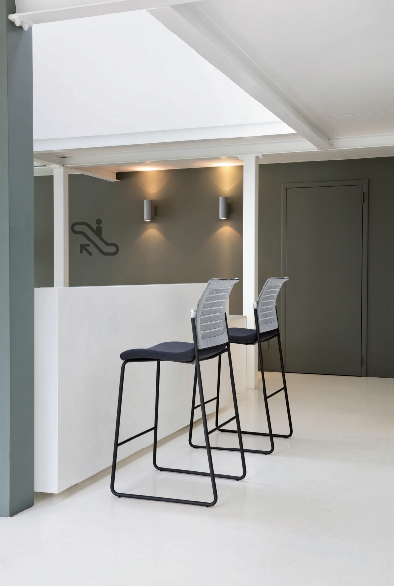 frame-stool-ambientata-01-h.jpg 软装单品,座具,餐椅,