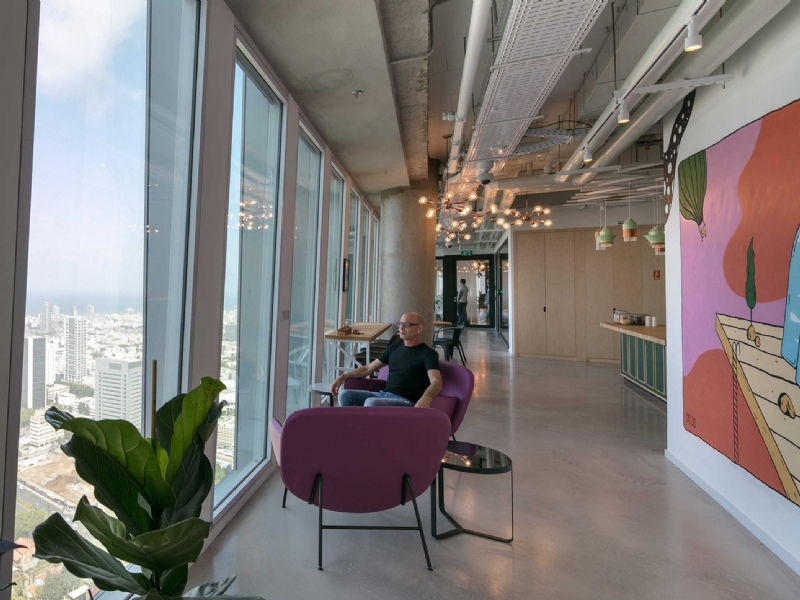 dropbox-tel-aviv-landscape-2090x1568.jpg 软装单品,座具,餐椅,