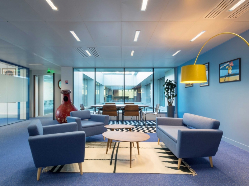 orangina-paris-landscape-2090x1568.jpg 软装单品,座具,沙发,