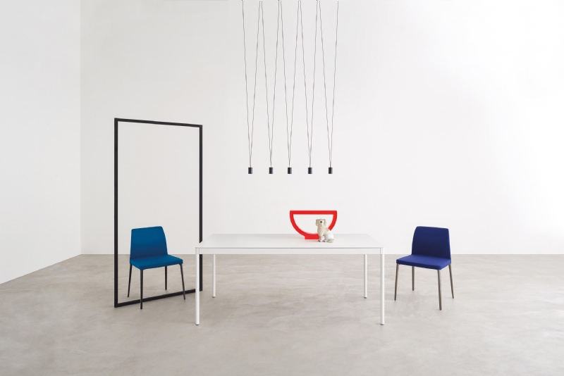 icaro-03-b.jpg 软装单品,桌子,餐桌,