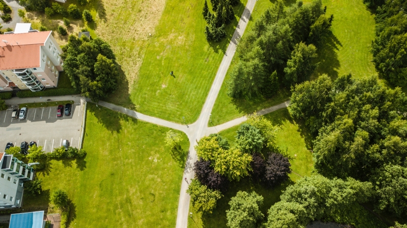 felipe-santana-HttZt_9NhRk-unsplash10a7.jpg 方案配图,色彩意境,绿色,