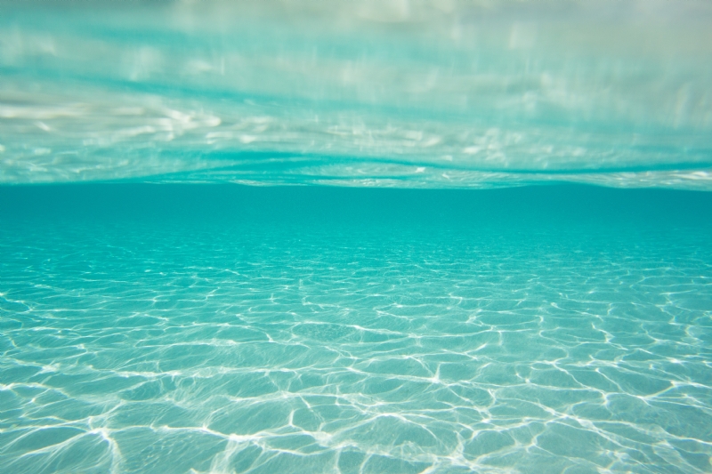 alessandra-caretto-MsP7evMP-2w-unsplashf53b.jpg 方案配图,色彩意境,蓝色,