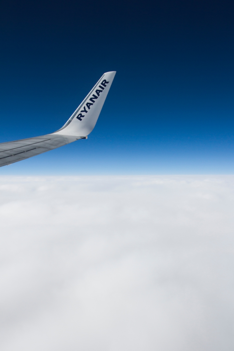 alex-burnett-1akBkzXaRvs-unsplashf758.jpg 方案配图,色彩意境,蓝色,