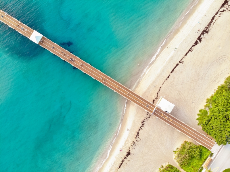 amanda-klamrowski-barR_p4GC5k-unsplashec40.jpg 方案配图,色彩意境,蓝色,