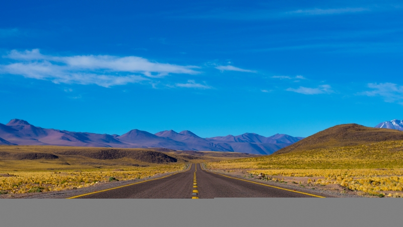 daniel-cartin-LgHNehAIcOs-unsplash0dba.jpg 方案配图,色彩意境,蓝色,