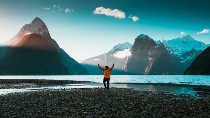 james-adams-KKlkW9Xog78-unsplash71e5.jpg 方案配图,色彩意境,蓝色,