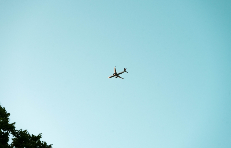 lucas-ludwig-HfTBK9HlF_g-unsplashf66f.jpg 方案配图,色彩意境,蓝色,