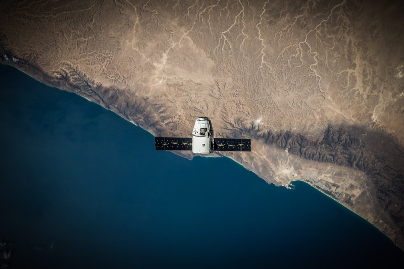 spacex-VBNb52J8Trk-unsplash488a.jpg 方案配图,色彩意境,蓝色,
