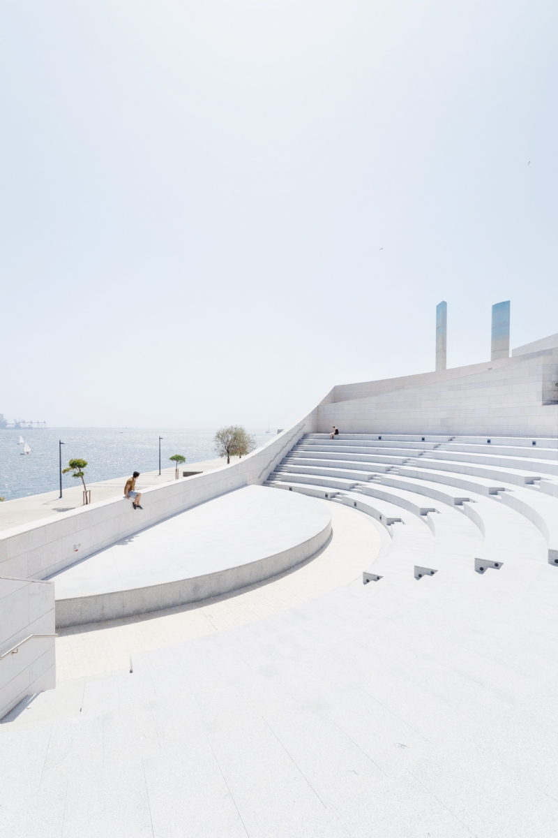 hugo-sousa-99kPPJPed8o-unsplash972c.jpg 方案配图,色彩意境,白色,