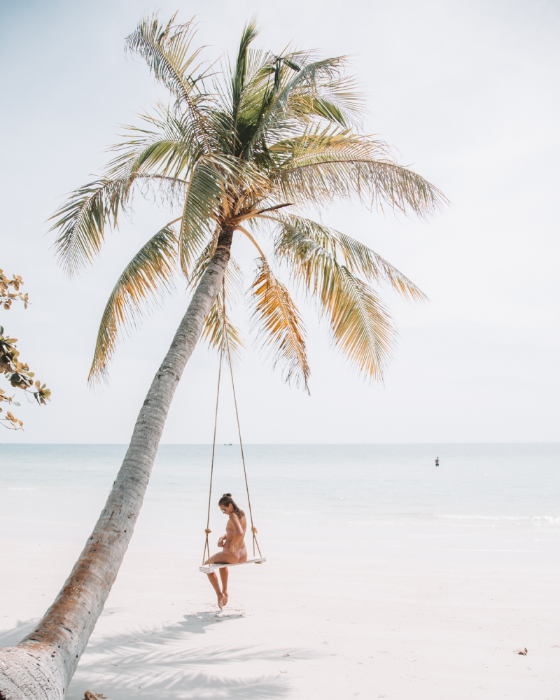 ryan-christodoulou-LDrSJ3cjauY-unsplash126b.jpg 方案配图,色彩意境,白色,