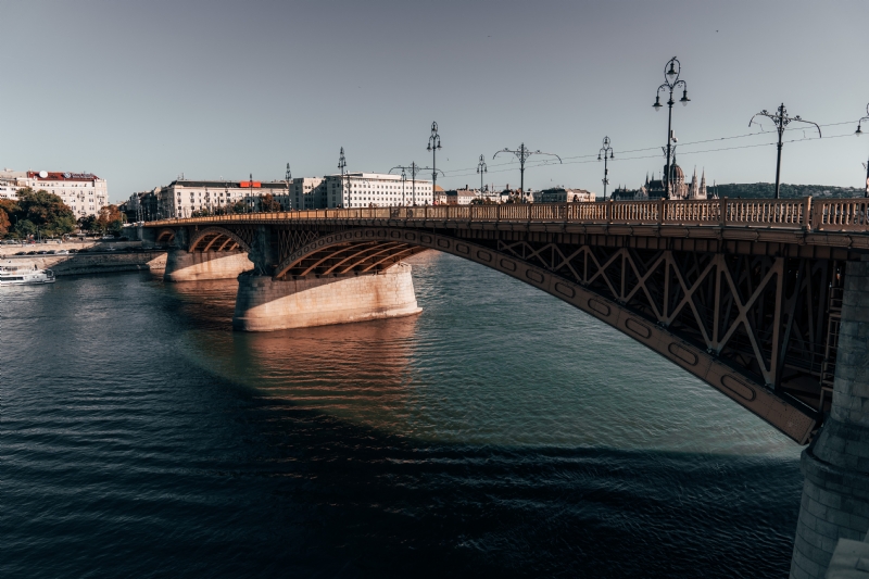 ansgar-scheffold-QgV46gutBJU-unsplash07dd.jpg 方案配图,色彩意境,黑色,