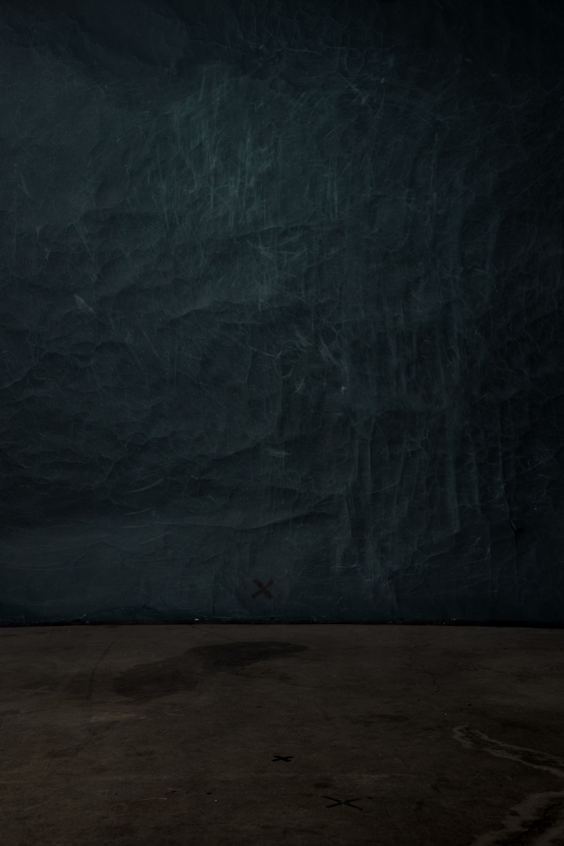 chase-wilson-6qykGgVtUrM-unsplash442e.jpg 方案配图,色彩意境,黑色,