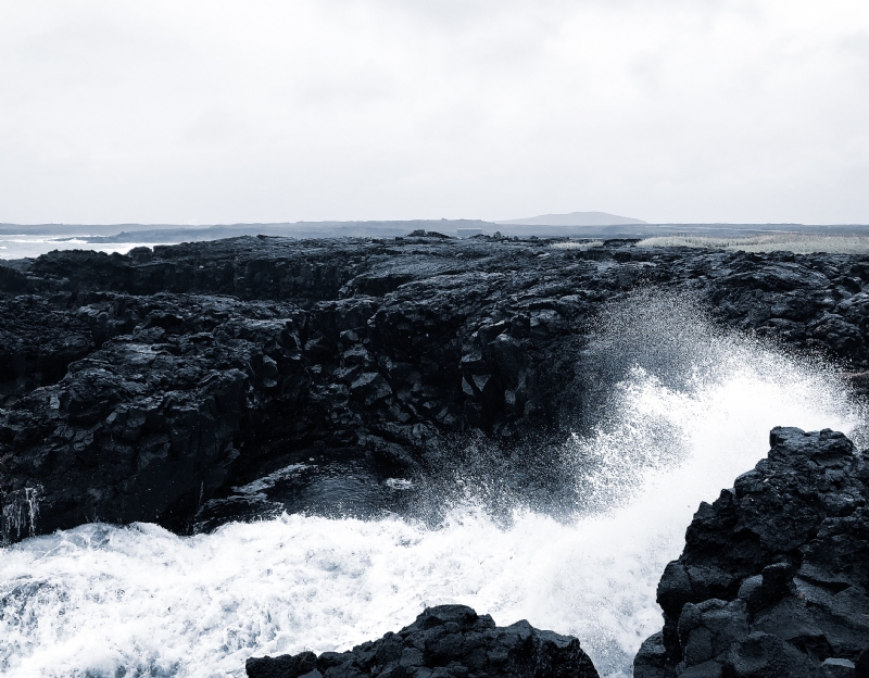 chris-liverani-0Z1PLtSOLEs-unsplash7a53.jpg 方案配图,色彩意境,黑色,