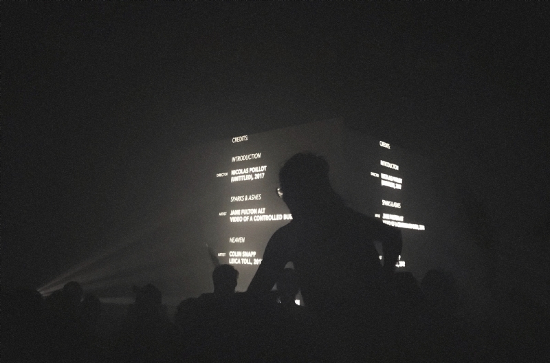 coline-hasle-TOtsi_24-7c-unsplash3fce.jpg 方案配图,色彩意境,黑色,