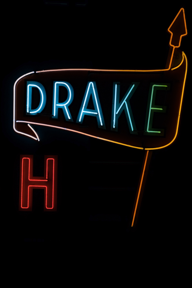 kevin-mueller-9w7MLl3UwuE-unsplashf9f4.jpg 方案配图,色彩意境,黑色,