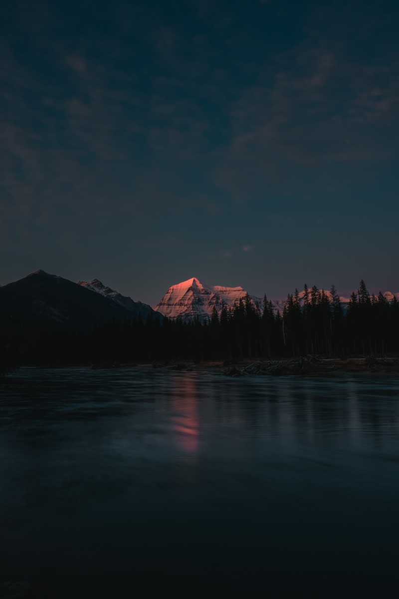 kevin-mueller-kFOJ0oJHWxo-unsplash69b6.jpg 方案配图,色彩意境,黑色,