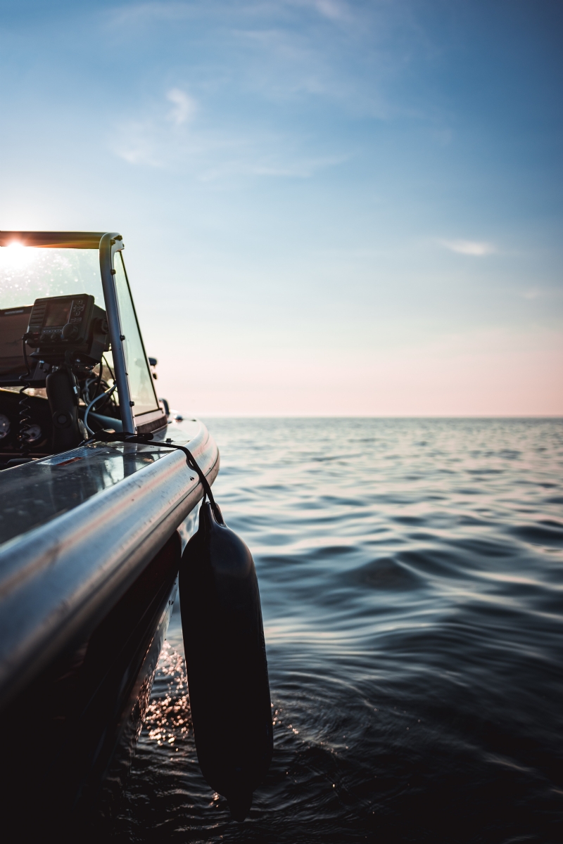 max-andrey-ZgChwvcMhWo-unsplash62ba.jpg 方案配图,色彩意境,黑色,