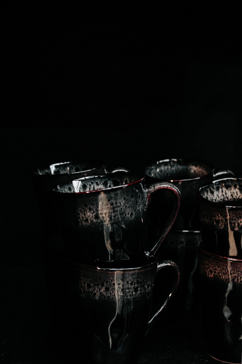 micheile-henderson-micheile010-visual-stories-nl-5kgBrG_RpfU-unsplash532c.jpg 方案配图,色彩意境,黑色,