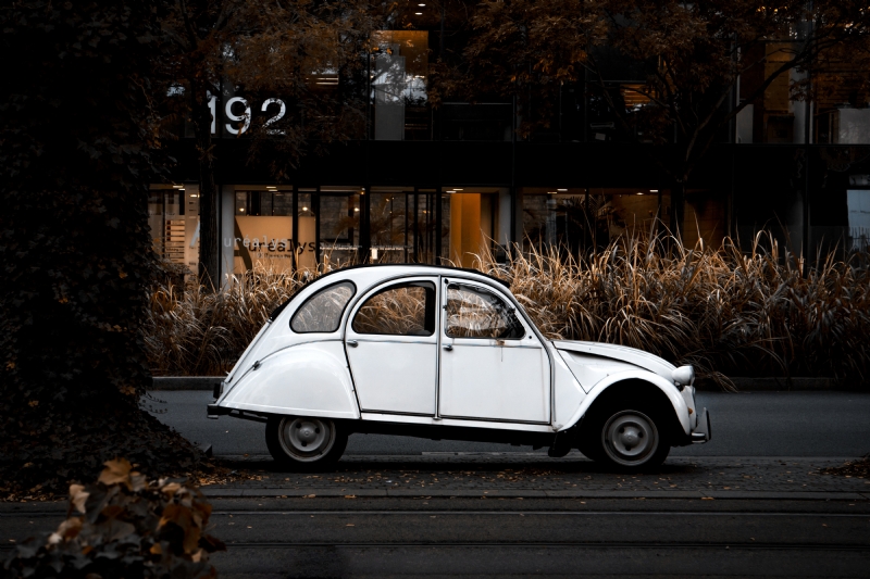 nathan-j-GnOhjv0QoCc-unsplashc6bc.jpg 方案配图,色彩意境,黑色,