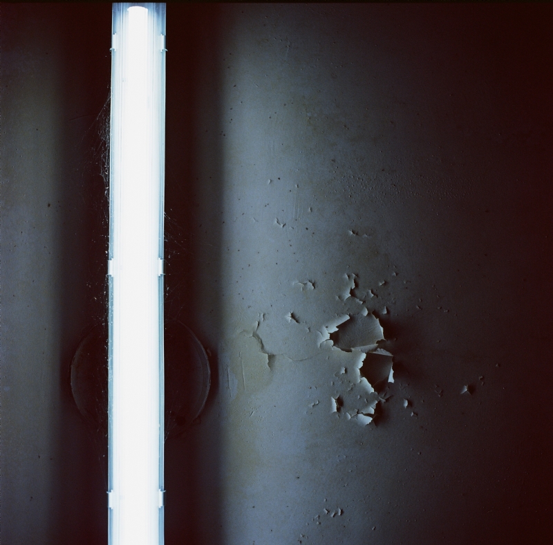 zhang-kenny-OviZmBU9Z5Q-unsplash368b.jpg 方案配图,色彩意境,黑色,