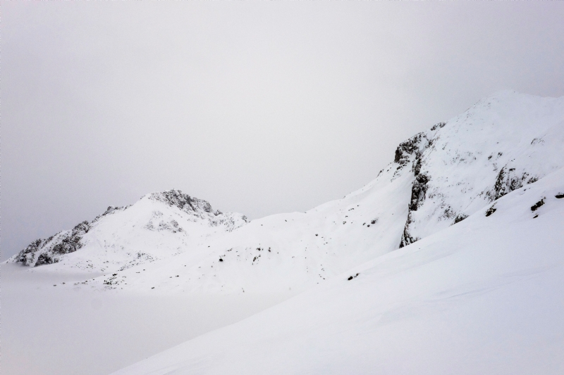 asoggetti-arOA3Q38OEY-unsplash119b.jpg 方案配图,色彩意境,灰色,