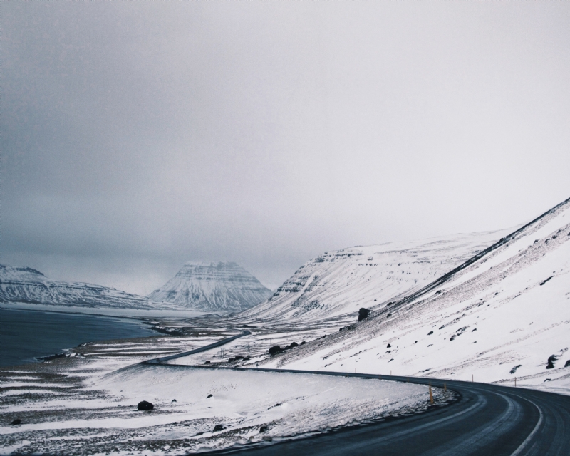 jesse-bowser-F3FtTLqzl18-unsplash0d2c.jpg 方案配图,色彩意境,灰色,