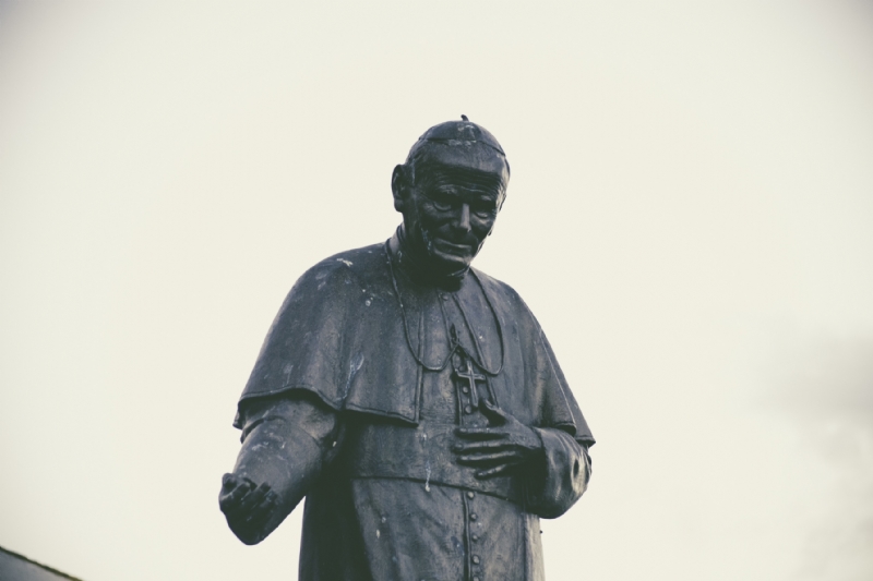 jorge-zapata-de9ApvE4blM-unsplash346d.jpg 方案配图,色彩意境,灰色,