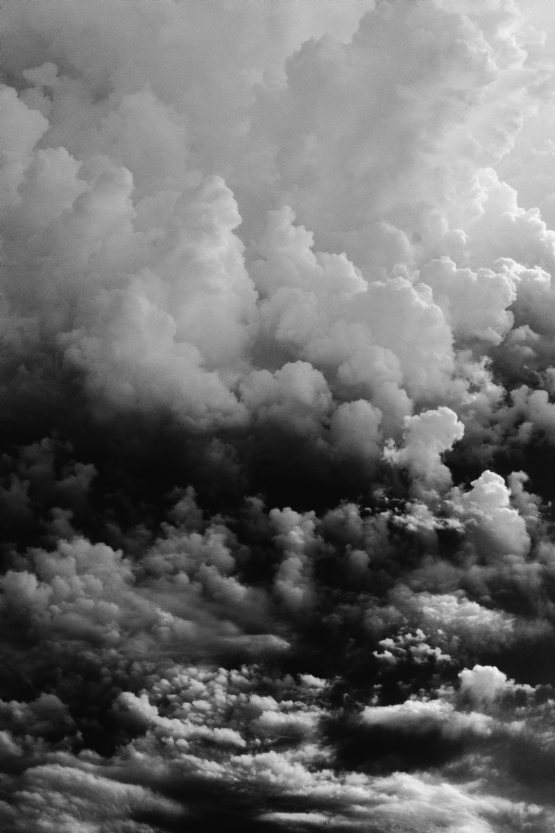 tom-barrett-2t60-JYQ5pk-unsplash276a.jpg 方案配图,色彩意境,灰色,